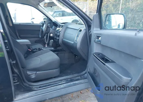 2010 Mazda Tribute I Sport из США, поврежденный, VIN 4F2CY0C70AKM00127